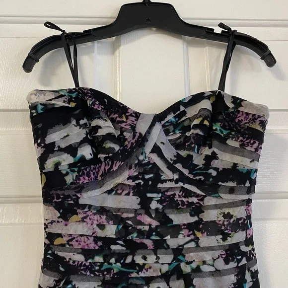 Women’s Strapless Formal Dress - Picture 4 of 8